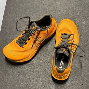 Topo Men's MTN Racer 3 size 9 trail shoes